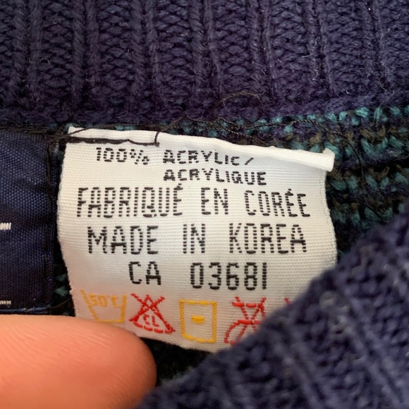 Vintage Pattern Christmas Sweater - Picture 6 of 6